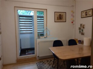 Apartament de vanzare, 3 camere, 1 Mai