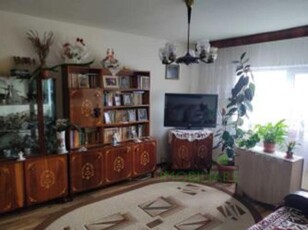 Apartament decomandat ,4 camere, etaj intermediar, Tractorul