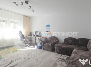 Apartament doua camere mobilat zona Grivitei