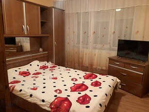 Apartament semidecomandat cu 3 camere