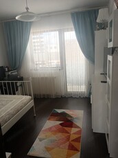 Apartament trei camere decomandat