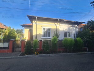 Casa si Apartament cu 2 camere de vânzare în Câmpina - Zona Centrală