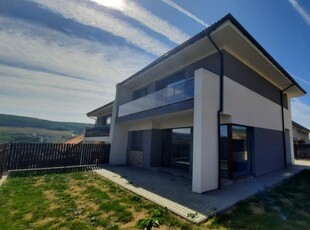 Casa tip duplex, 120 mp utili, panorama, Chinteni