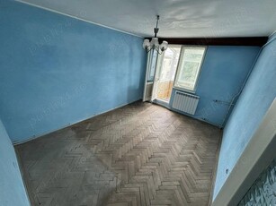 De vânzare apartament cu 2 camere, 42 mp Strada Neptun, ideal pentru renovare și personalizare