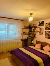 De vanzare Spatiu Comercial cu preluare afacere + Apartament 3 camere. 130.000 Euro Negociabil