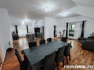 Penthouse, 121 mp, luminos si spatios in Fratelia, zona linistita