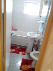 Proprietar, vând apartament 3 camere decomandate, 64 mp utili, zona Piața Noua, central, etaj 2 10.