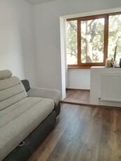 Proprietar vând apartament cu 2 camere comfort 2 etajul 3