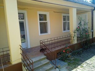 Proprietar, vand apartament cu 3 camere, decomandat, Balcescu