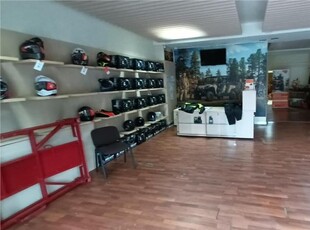 Spatiu comercial, cu vitrina la Calea Bucuresti, 150 mp