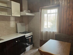 Suceava, Obcini - de vanzare apartament 3 camere, 65 mp, etaj 3, centrala termica