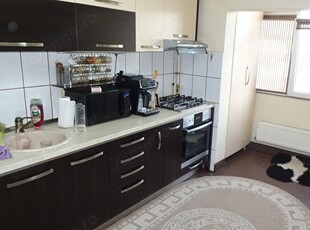 Vand apartament 2 camere decomandat in Deva, zona Liliacului, 53 mp, pe mijloc, mobilat, utilat