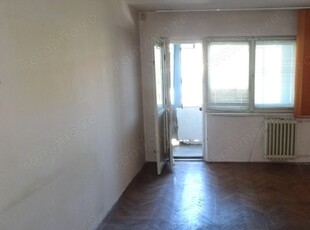 Vand apartament 2 camere in Deva, zona Zamfirescu, etaj 2, intrari separate suprafata utila 47,5 mp