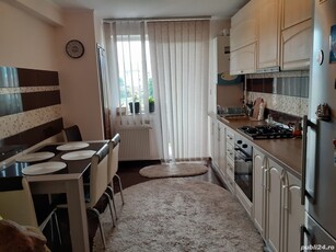 Vand apartament 3 camere in bloc nou