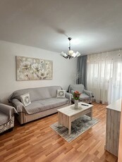 vand apartament 4 camere