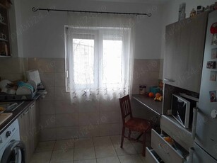 Vand apartament cu 2 camere bl R