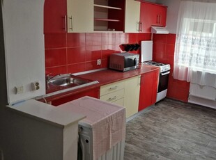 Vând apartament cu 2 camere decomandat