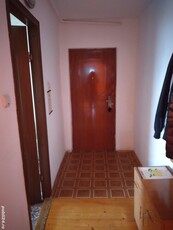 Vand apartament cu 2 camere in sebes