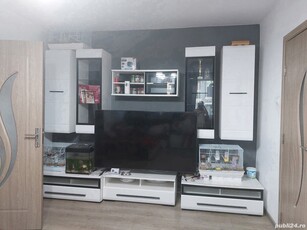 Vând apartament cu 2 camere semidecomandat