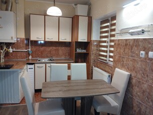 Vand apartament Decomandat, 2 camere, et. 1, Ultracentral, Situat bine!