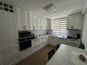 Vând apartament în Beius