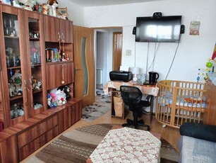 vand apartament în gherla.