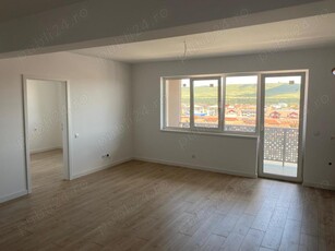 Vand apartament nou cu 2 camere