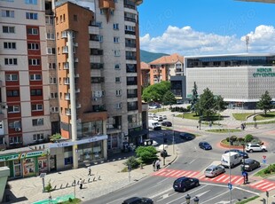 Vand apartament ultracentral cu scara interioara