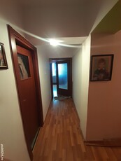 Vand apt cu 4 camere