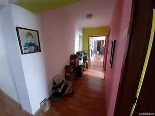 Vand apt de vanzare zona micro 7