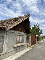 Vand casa batraneasca in orasul Vanju Mare