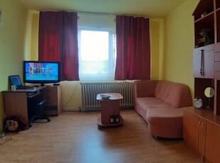 Vanzare apartament 2 camere zona cetate