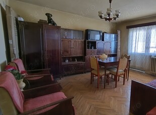 Vanzare apartament 3 camere, Huedin, zona centrala, 2 bai, 2 balcoane