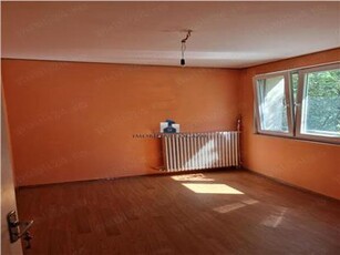 Vanzare Apartament 3 Camere Semidecomandat BerceniNitu Vasile