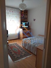 vanzare apartament 3 camere zona Barca-Petre Ispirescu