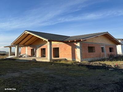 Casa individuală la roșu cu teren 604 mp, Sanpetru