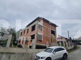 2 Unitati, Duplex semifinisat, zona Dambul Rotund, priveliste spre oras