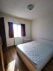 Apartament 3camere, 2bai, 2balcoane mobilat, utilat, centrala Craiovita 3 4