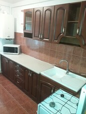 Apartament cu 2 camere de inchiriat.