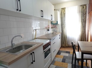 Apartament cu 3 camere de închiriat - Central