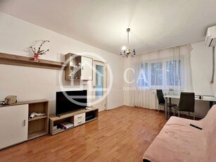 Apartament de vânzare cu 2 camere în zona Rogerius, Oradea