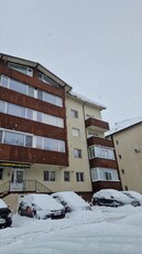 De închiriat apartament 3 camere