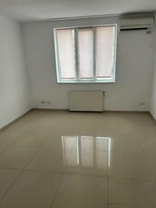 De inchiriat spatiu comercial, SAD, pretabil cabinet medical, zona Cluj, strada principala