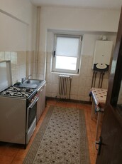 Închiriez apartament 2 camere Podul de fier