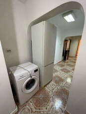 inchiriez apartament 3 camere