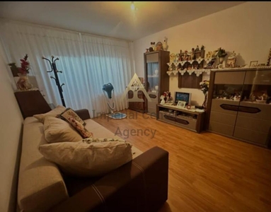 Apartament de vanzare in EXCLUSIVITATE cu 2 camere ,decomandat in Onesti