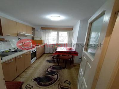 Apartament 2 camere, etaj 1, zona Cetate