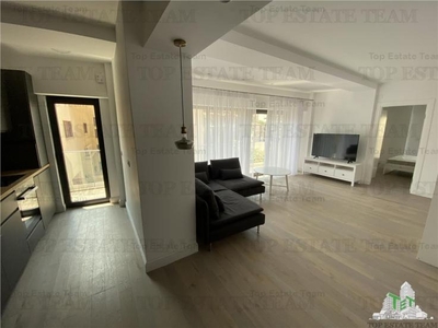 Apartament cu 3 camere de vanzare in Piata Victoriei