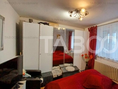 Apartament decomandat cu 2 camere si balcon in bloc cu lift Sibiu