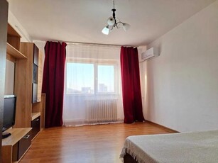 Apartament cu 1 camera, decomandat, zona Podu Ros